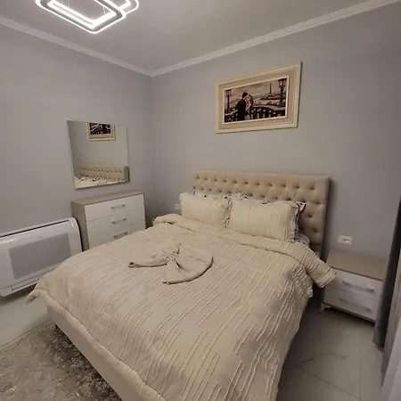 Lux *